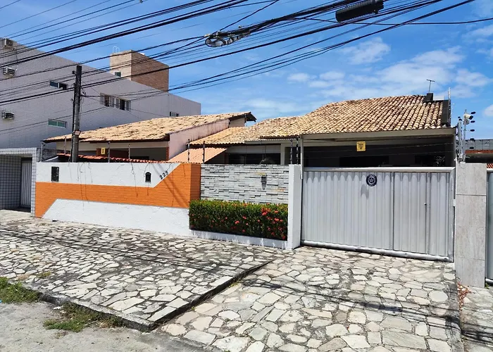 Da Silva residência à 200 metros da praia do Bessa João Pessoa